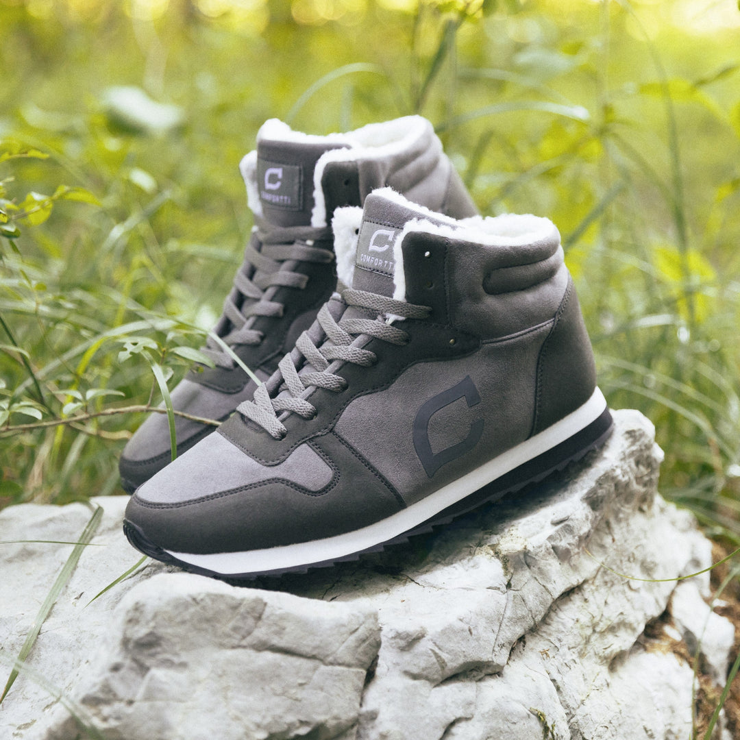 Water-repellent Ruben men's comfort shoes, keeping feet dry & warm in winter.