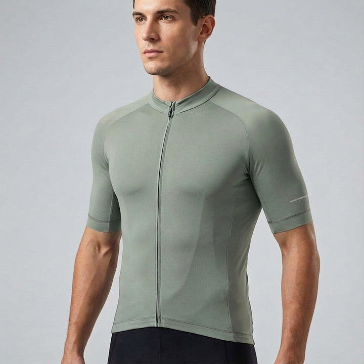 Men's sportswear: breathable short sleeve bike jersey by Scott, aero fit