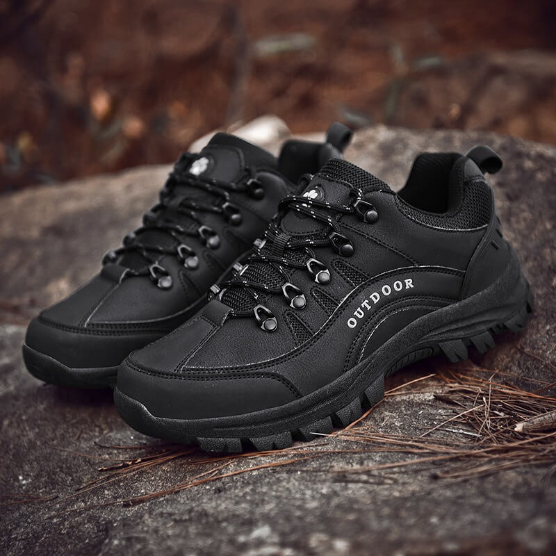 Front view of StrideEase men's walking shoes, low-cut design, perfect for daily comfort & foot pain support.