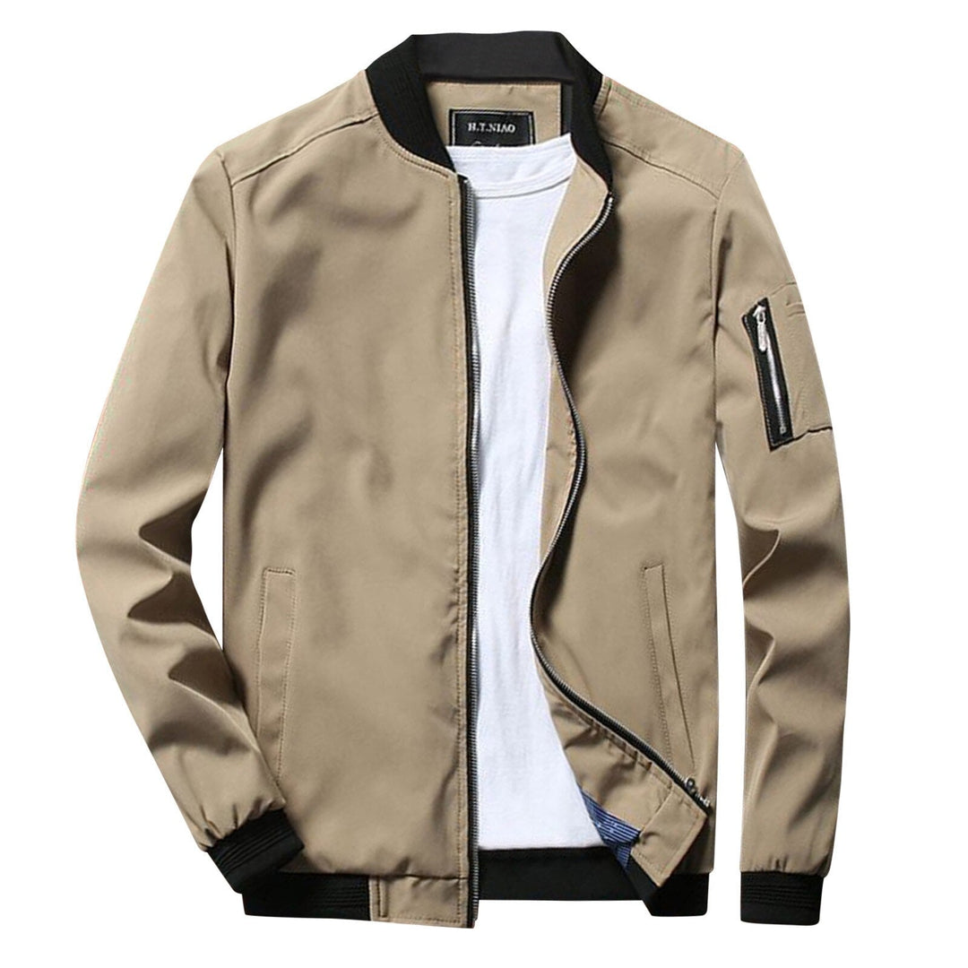 Breathable lightweight men's summer jacket, comfortable and stylish outerwear for warm days.