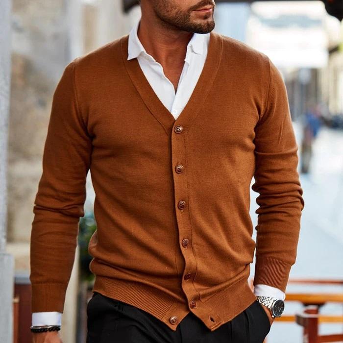 Casual men's V-neck cardigan in a comfortable fabric, ideal for everyday wear and a relaxed look.