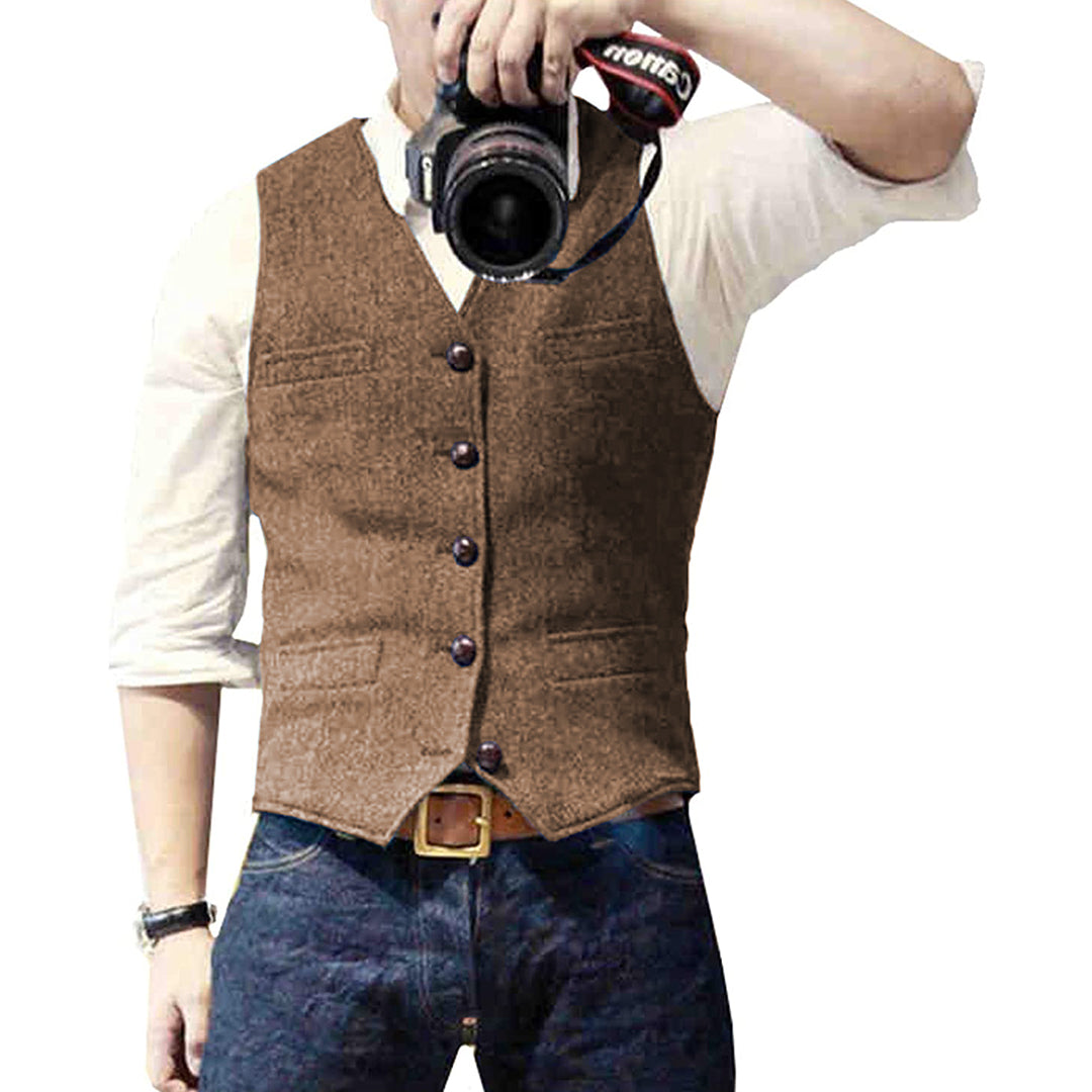 Men's elegant gilet vest, easily dressed up or down for various smart casual and formal outfits.