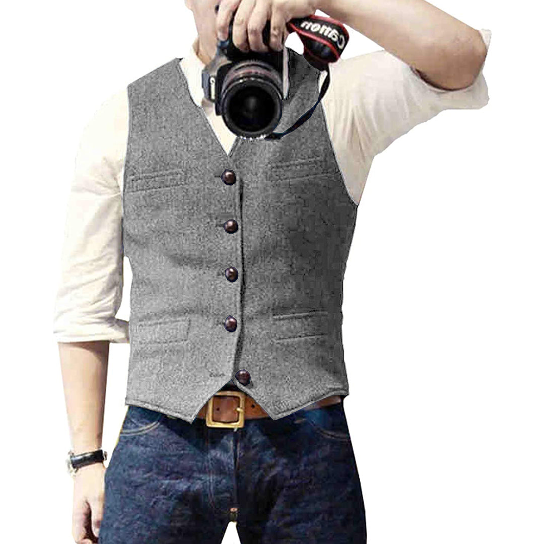 Perfect men's layering piece: a slim-fit smart casual gilet vest for added warmth and style.