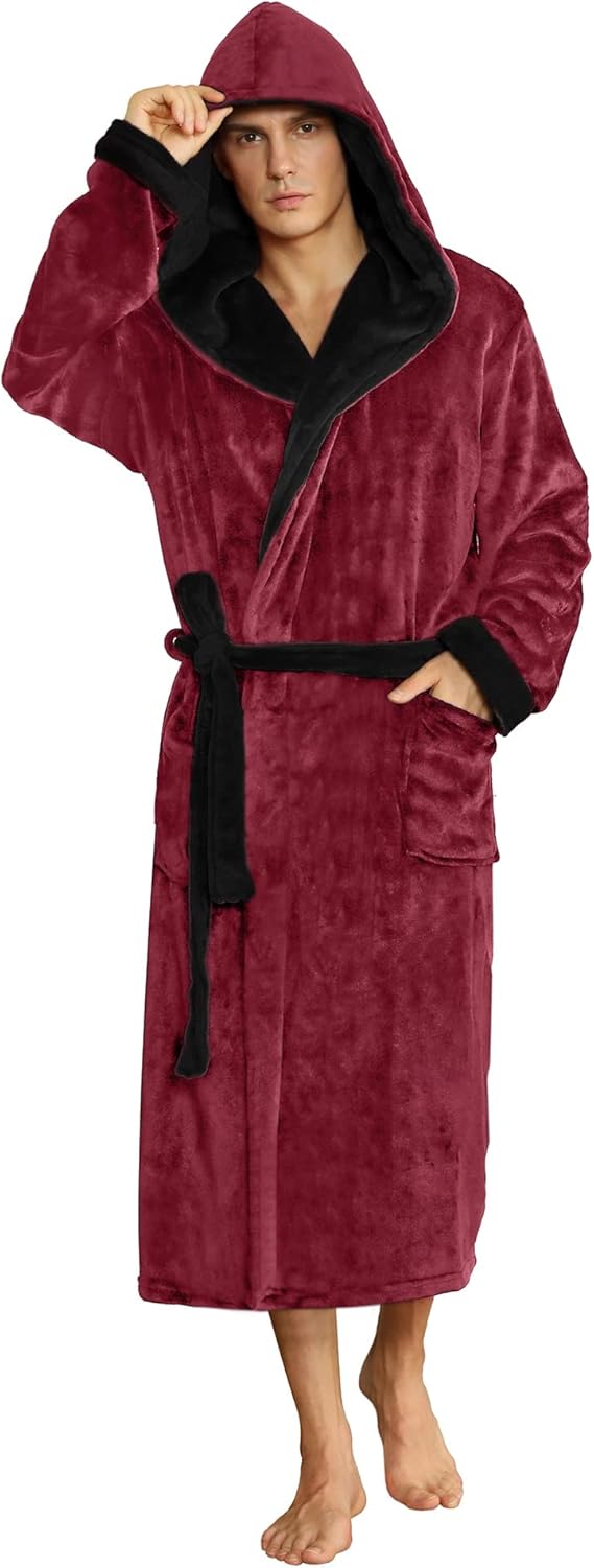 Comfortable charcoal men's hooded loungewear, soft and durable.
