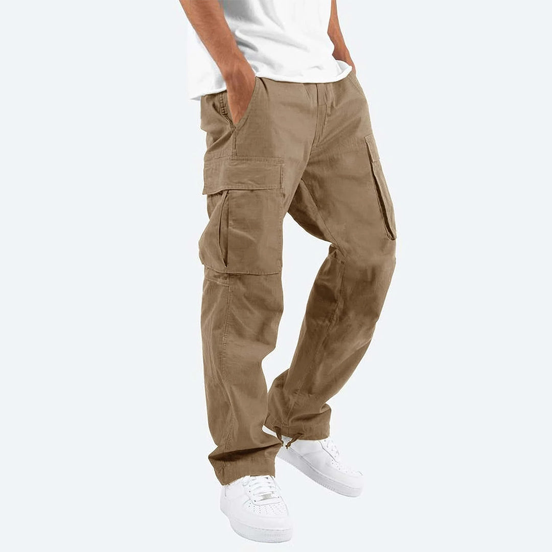 Everyday men's cargo pants with ample pockets, blending utility and comfort.