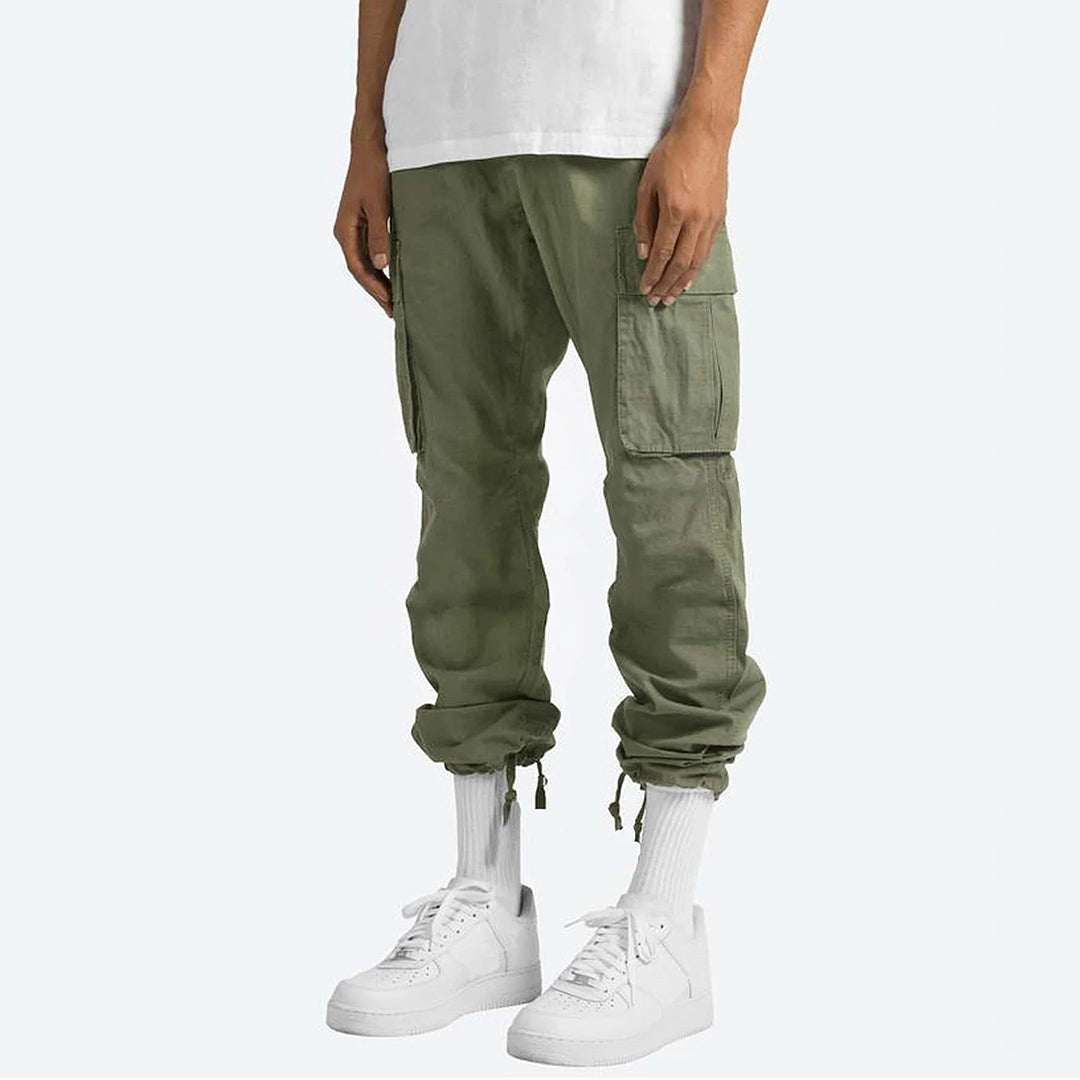 Versatile men's cargo pants, great for outdoor activities and casual outings.