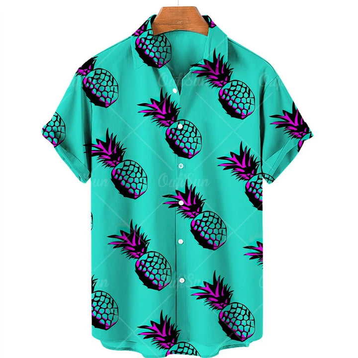 Casual men's vibrant tropical short sleeve shirt. Patterned Hawaiian style, perfect for summer holidays.