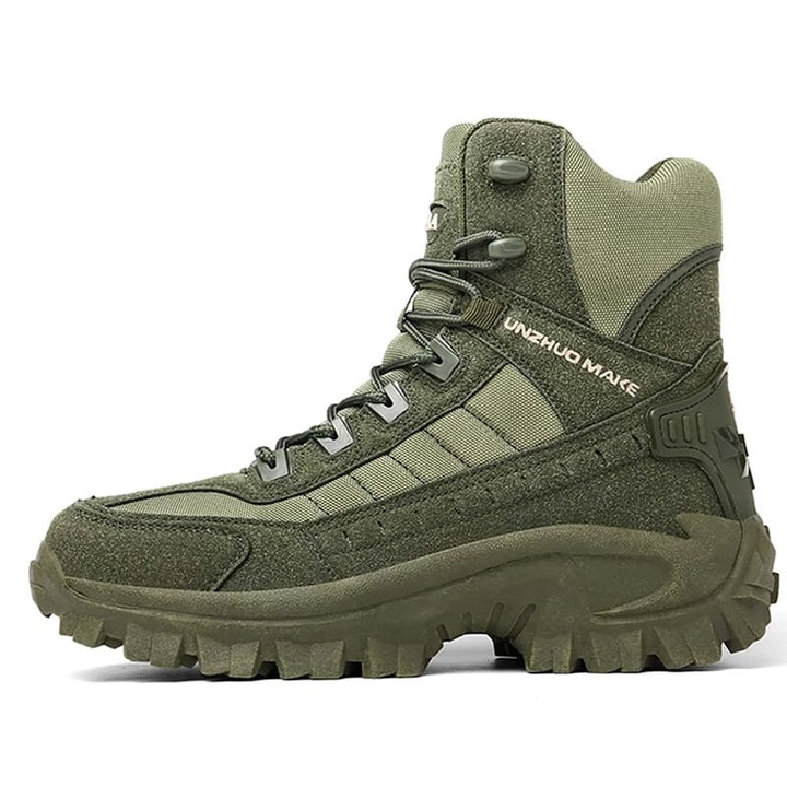 Durable Tactical Footwear: Waterproof men's work boots, anti-puncture sole, non-slip, built for extreme conditions.