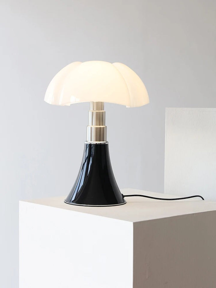 Elegant modern flower design LED table lamp, a stylish dimmable accent light for contemporary home decor.