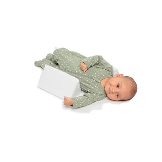 Premium memory foam in anti-roll baby side sleep pillow, providing gentle head & body support for newborns.