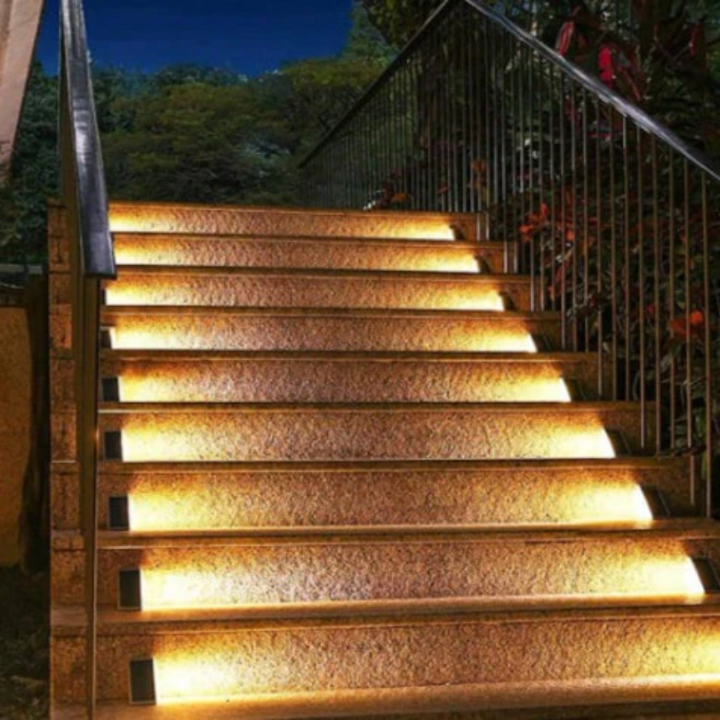 Efficient solar LED lights for outdoor steps. Wireless, waterproof design brightens garden pathways with eco-friendly power.