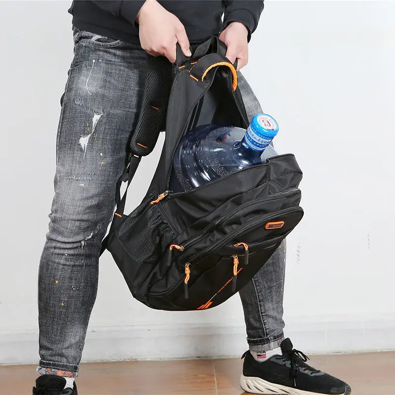 Durable men's business bag, water-resistant exterior, perfect for work, school, and daily essentials.