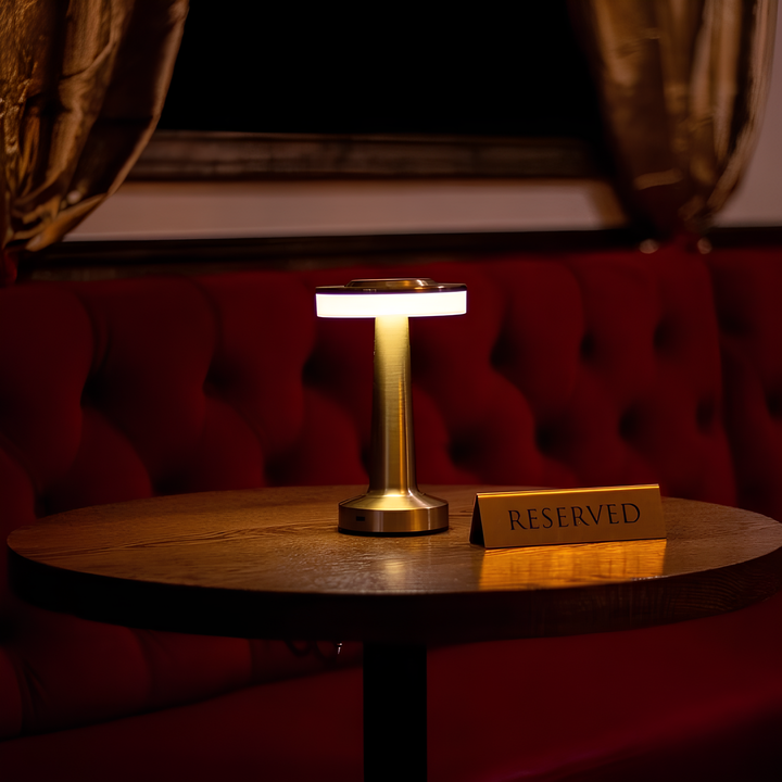 Warm glow dimmable retro LED table lamp, wireless & perfect for relaxation.