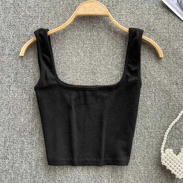 Comfortable women's seamless cropped backless tank top, a versatile summer essential.