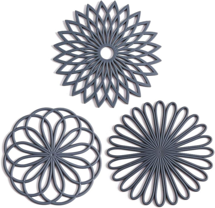 Heat resistant coaster set with 3 silicone pads, ensuring table protection from hot pots and mugs