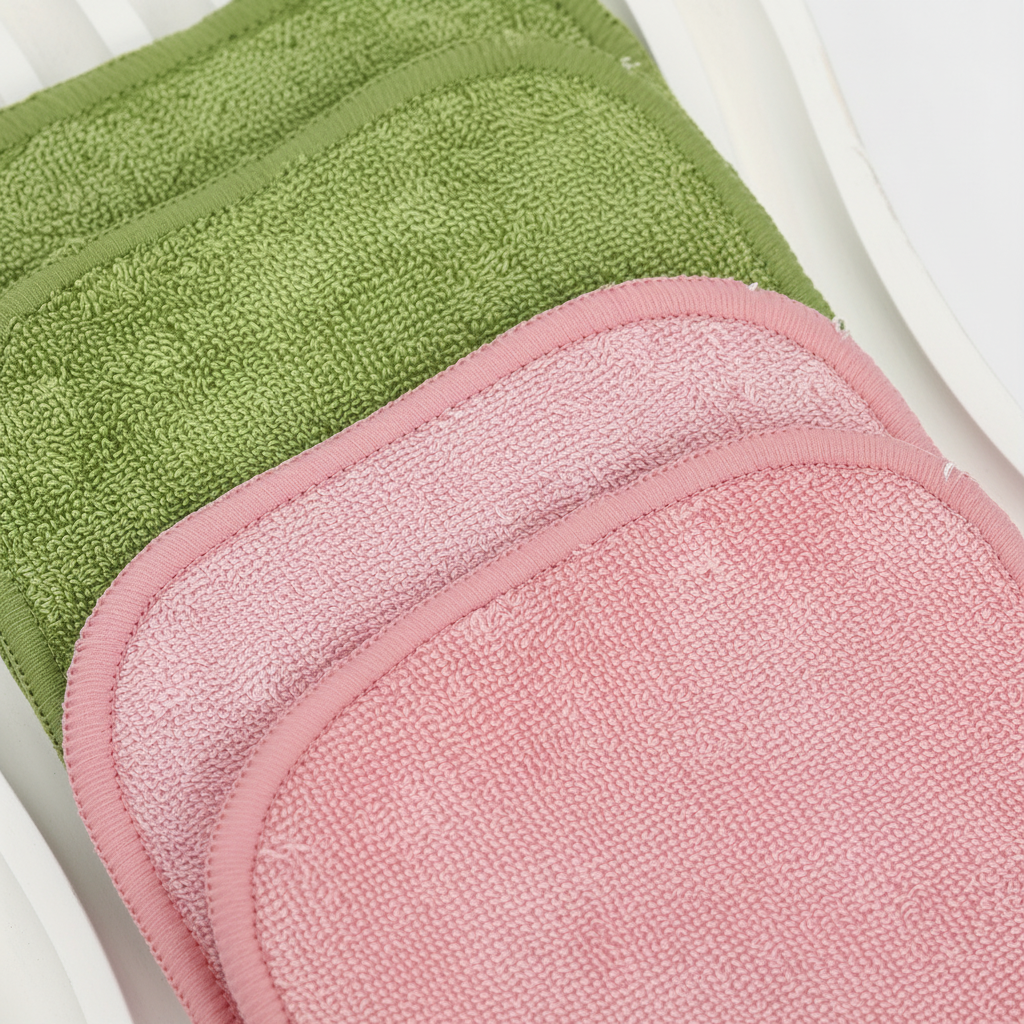 Washable bamboo cleansing pads designed for sensitive skin, promoting an effective and gentle facial routine.