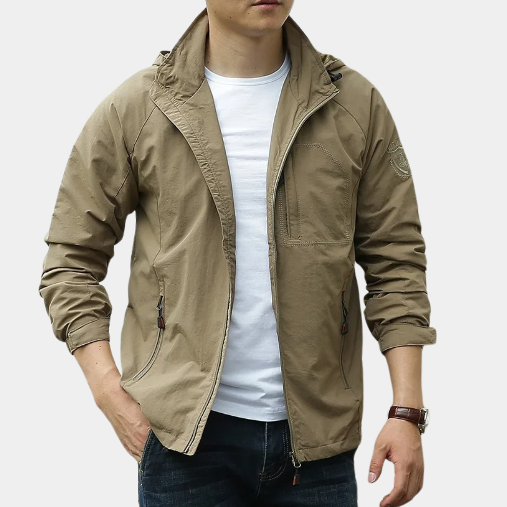 Comfortable men's fall jacket, windproof & water-repellent, ideal for changing weather.