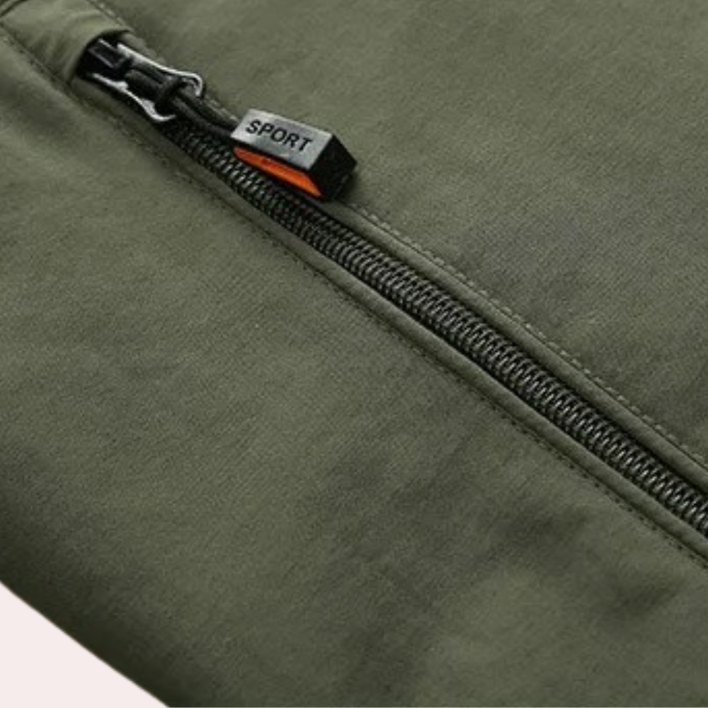 Versatile men's casual mid-season jacket, a perfect layering piece for autumn fashion.
