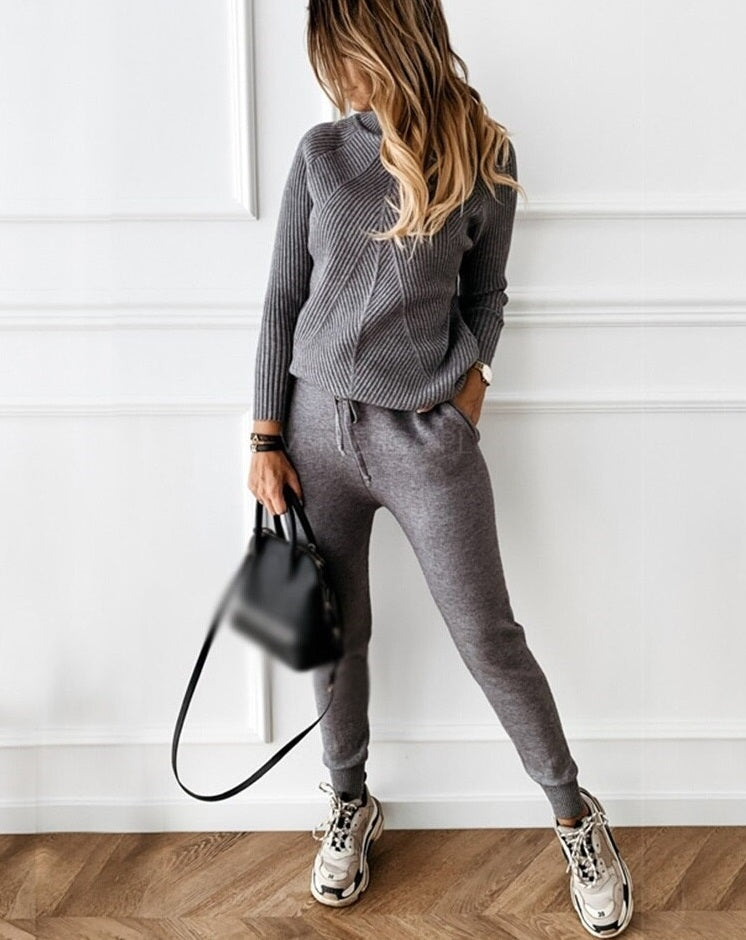 Warm women's turtleneck loungewear set, a comfortable two-piece tracksuit perfect for cozy winter essentials.