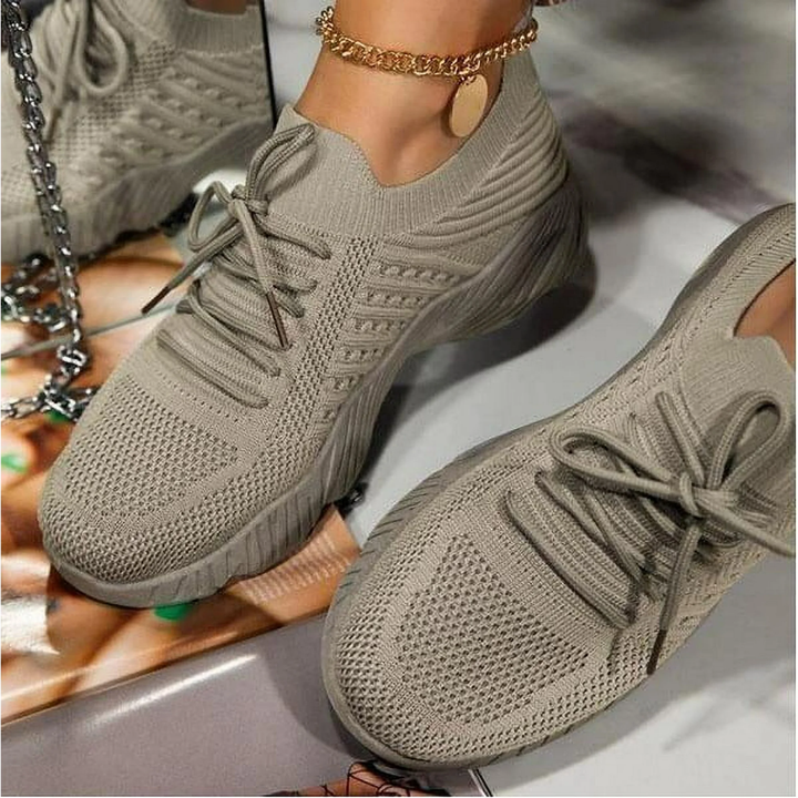 Stylish women's Saphira chunky sneakers, breathable design. Perfect lace-up summer footwear for casual comfort.