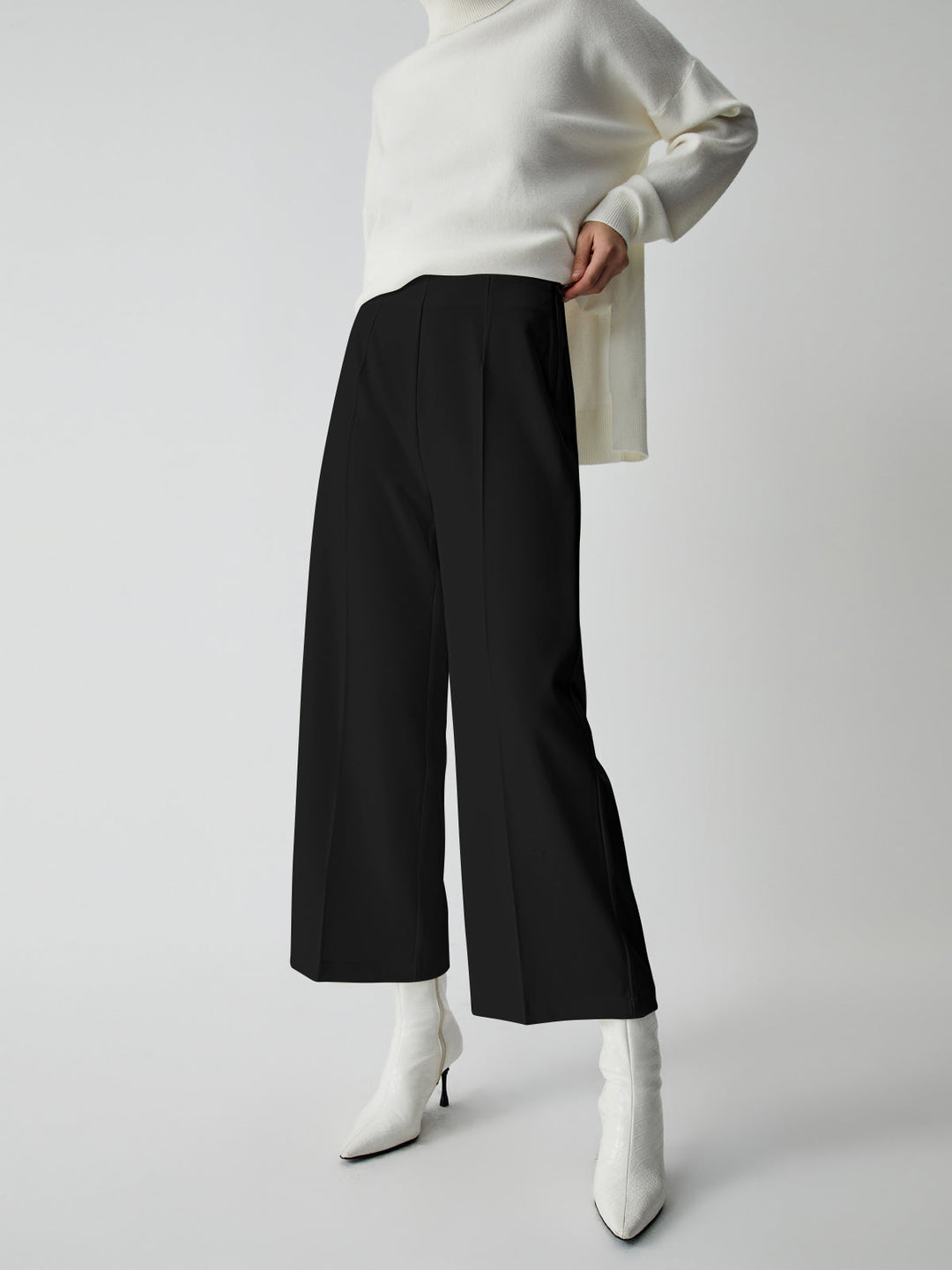 Women's Selina wide leg trousers. Crafted for comfort and style, a perfect blend of modern fashion & ease.