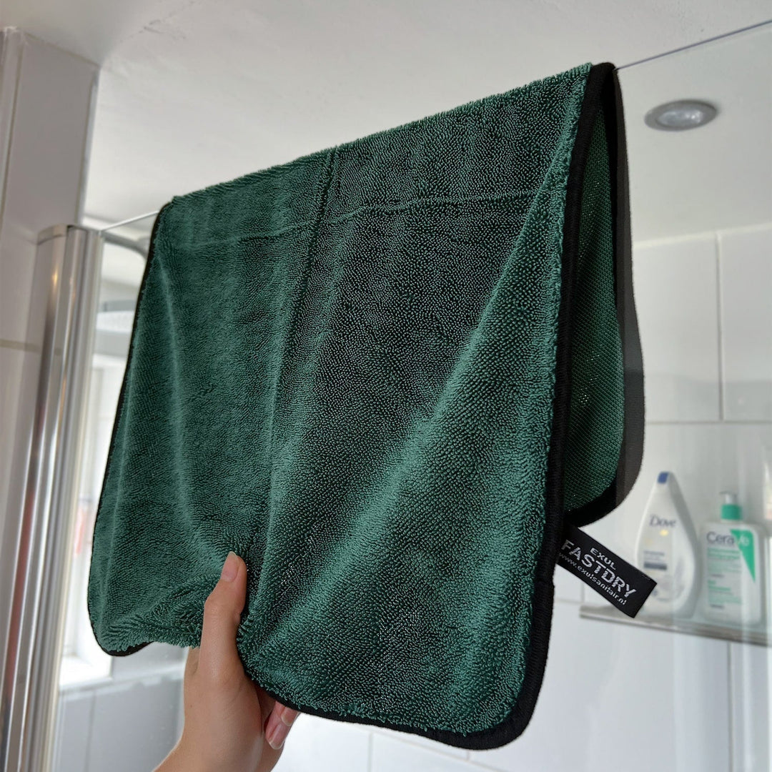 Versatile microfiber cleaning cloth, great for home, kitchen, bathroom, car & office use. Super absorbent.
