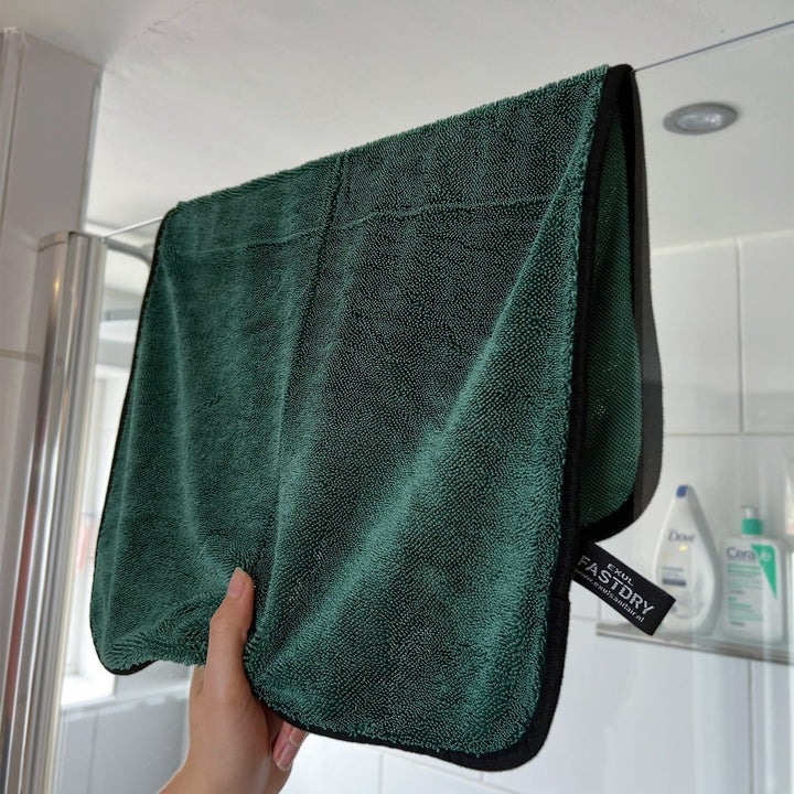 Versatile microfiber cleaning cloth, great for home, kitchen, bathroom, car & office use. Super absorbent.