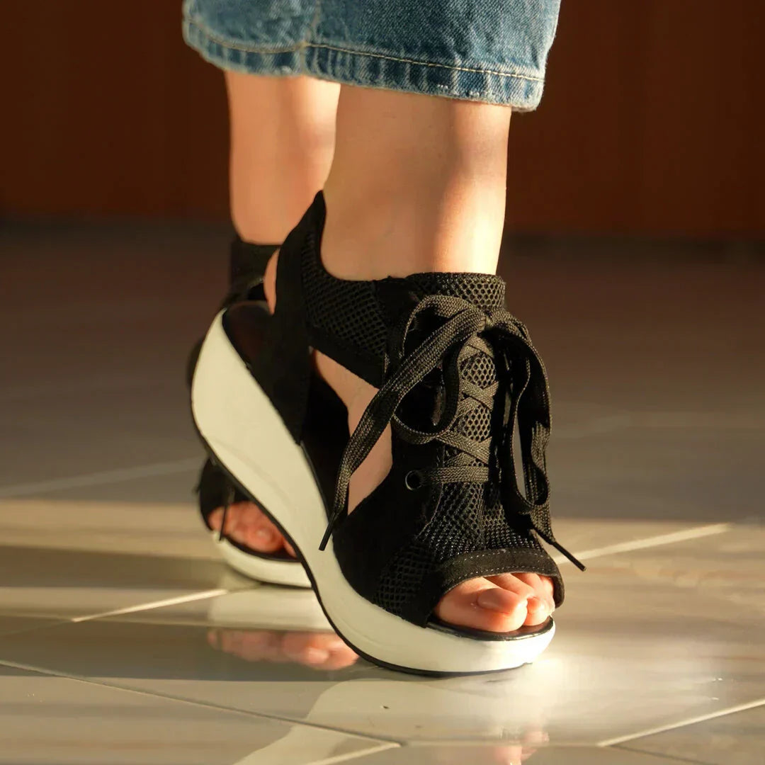 Fergie comfortable lightweight women's summer sandals, a must-have for warm weather