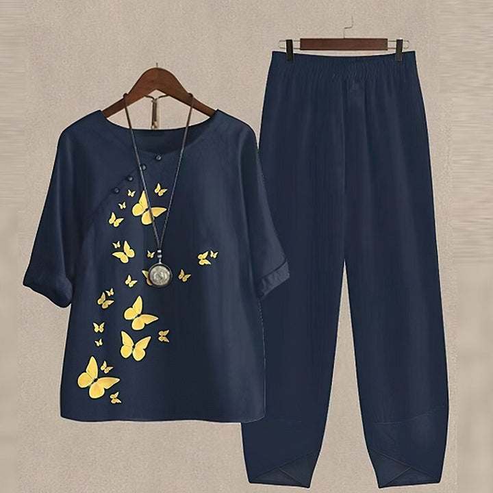 Trendy women's 2-piece spring summer outfit. Stylish matching set for comfortable, chic fashion.
