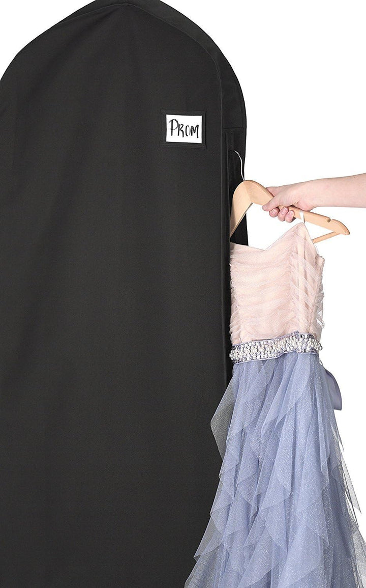 Detailed zipper closure on the water-repellent black garment bag for secure travel