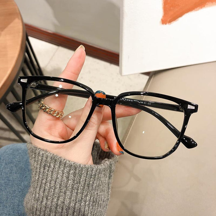 FocusFrame myopic diopter glasses, designed for eye health and blue light defense.