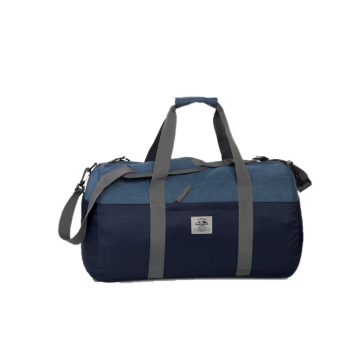 Durable VoyagerMax unisex travel bag, ideal weekend luggage. Sturdy duffel for any trip, vacation ready.