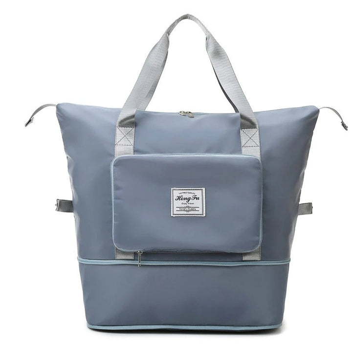 Easy-to-carry waterproof weekender travel bag, perfect for weekend trips and flights.