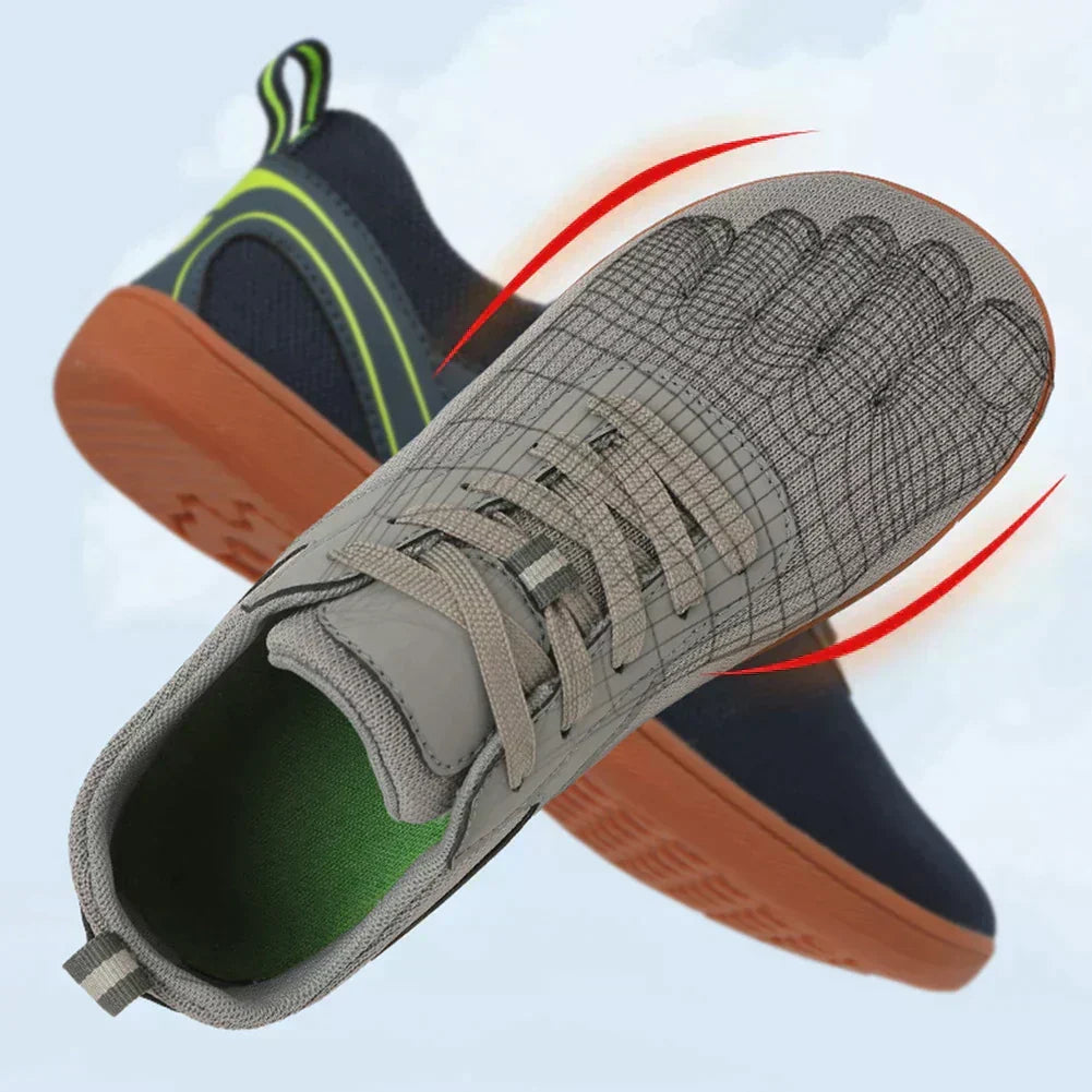 Flexible sole Luno barefoot shoes, promoting natural foot movement & active lifestyle.