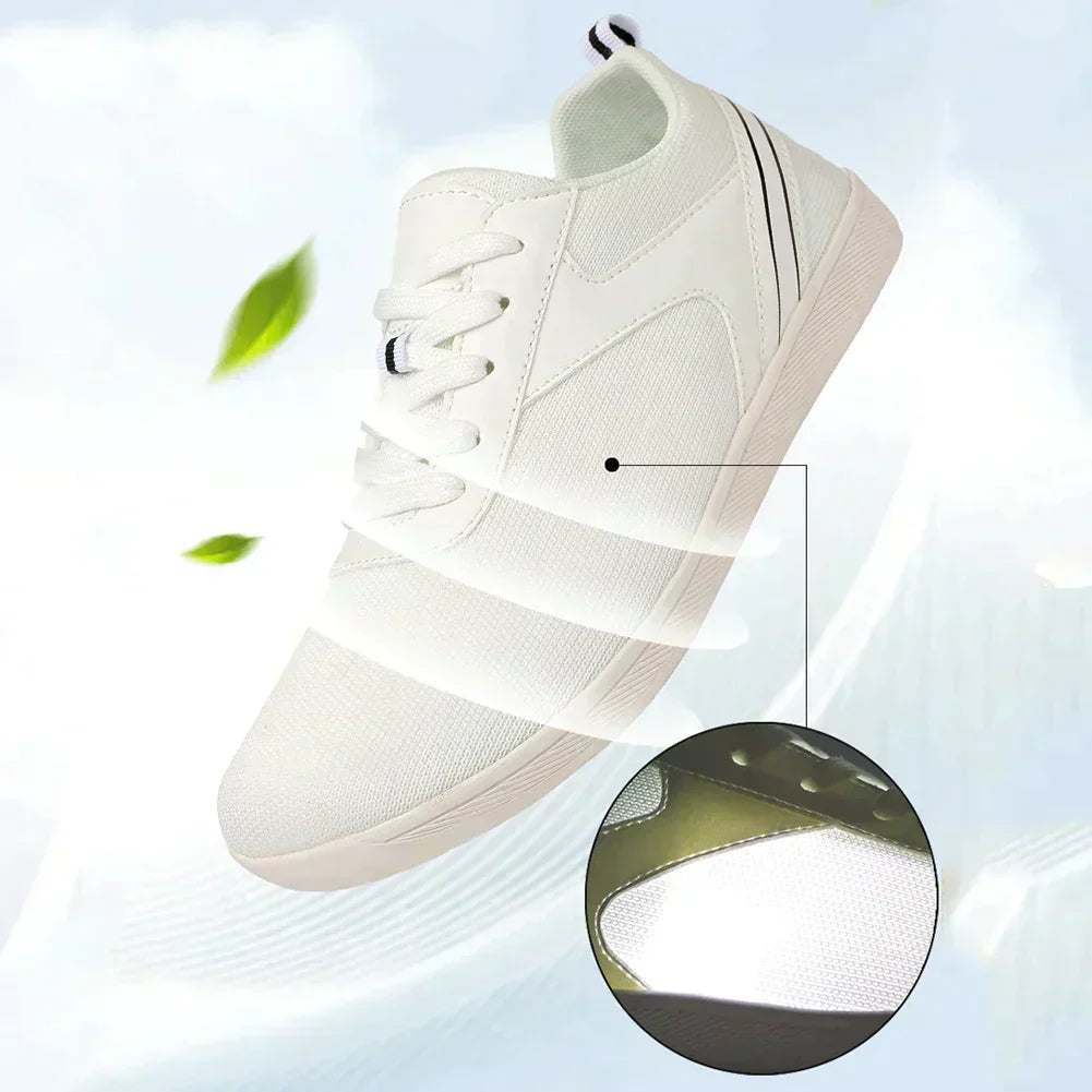 Breathable Luno barefoot shoes with flexible sole, perfect for active natural movement.