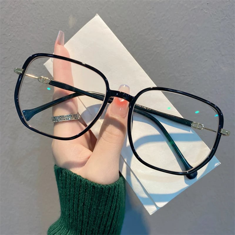 Stylish and lightweight unisex multifocal reading glasses, anti-blue light for comprehensive digital protection.