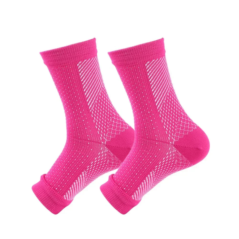 Neuropathy compression ankle socks alleviate nerve discomfort, provide therapeutic foot support.