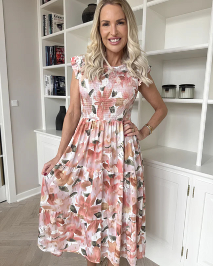 Vestido floral de mujer con fruncido en el pecho, ideal para verano casual