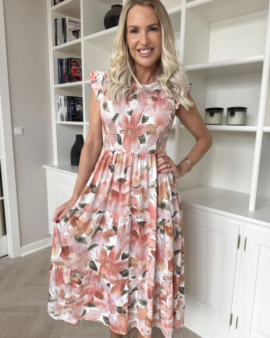 Vestido floral de mujer con fruncido en el pecho, ideal para verano casual