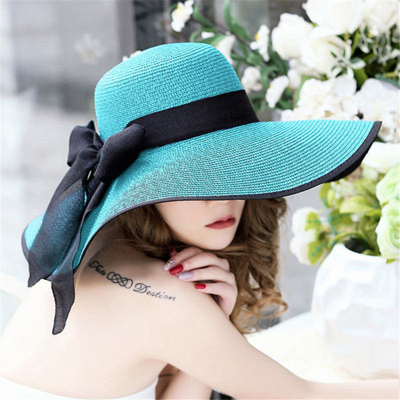 Vivian women's wide-brim hat, a functional and stylish summer essential for sun defense.