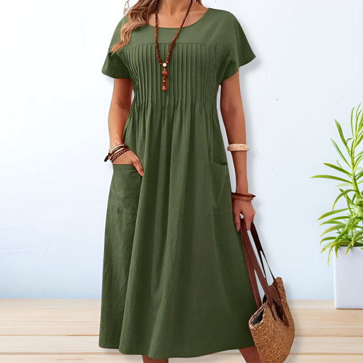 Versatile women's loose fit summer dress in a comfortable, airy fabric, ideal for everyday casual fashion.