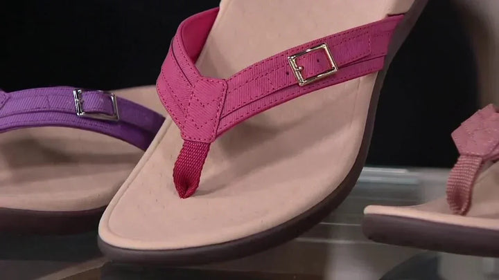 Women's walking sandals with orthopedic arch support, ensuring long-lasting comfort & stability.