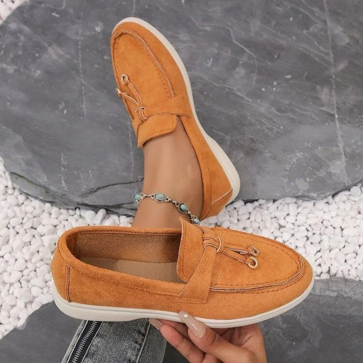 Effortless women's Avery loafers, versatile flats providing all-day comfort for stylish casual wear.