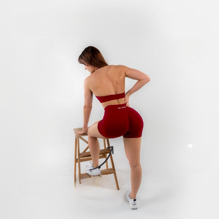 Women's push-up sports bra & high-waisted leggings set for activewear, offering instant lift & perfect fit.