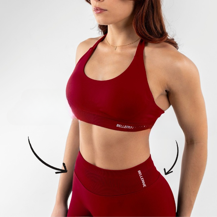 Versatile women's 3-piece push-up sports set. Includes sports bra, leggings, & shorts for all fitness levels.