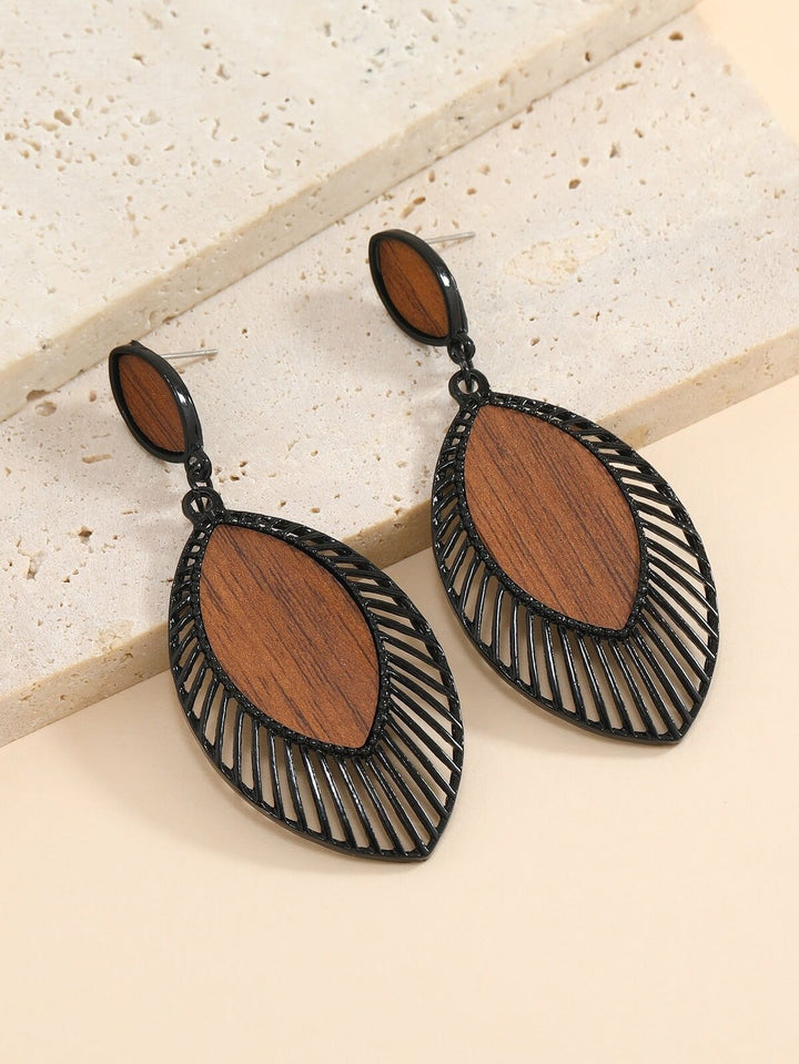 Hippie chic boho wood teardrop earrings for women, natural, lightweight fashion jewelry.