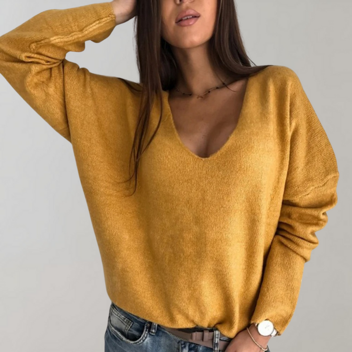 Everyday women's breathable pullover, soft feel knitwear with long sleeves for casual comfort.