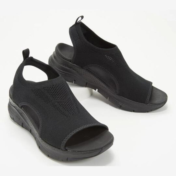 Stylish women's platform sandals with breathable mesh, ideal for comfortable summer walks and beach holidays.