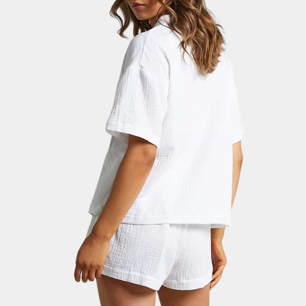 Casual women's two-piece set in a loose fit, ideal for comfortable summer wear and lounging