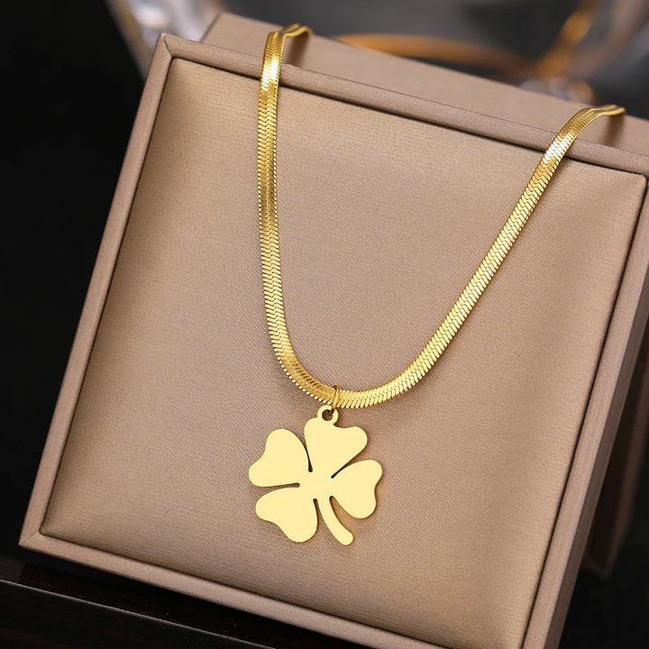 Women's classic clover pendant necklace in sterling silver, elegant and delicate jewelry.
